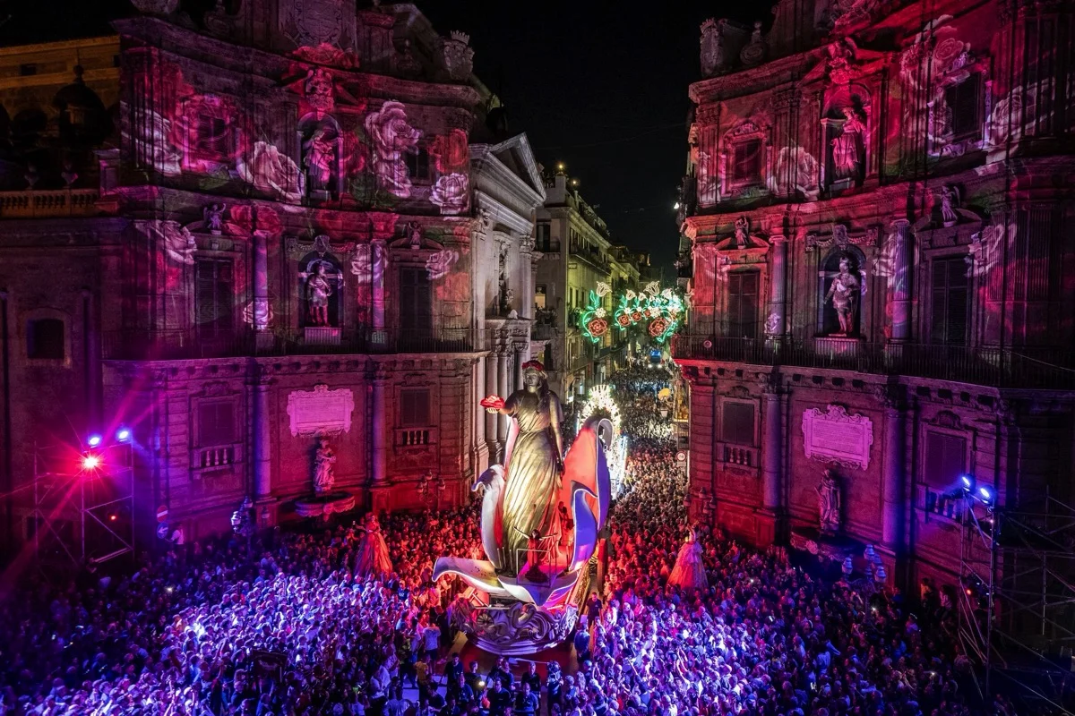 Parioli Fotografia | La Mostra “Palermo Rifiorisce con Santa Rosalia”: 400 anni di devozione in un tour internazionale