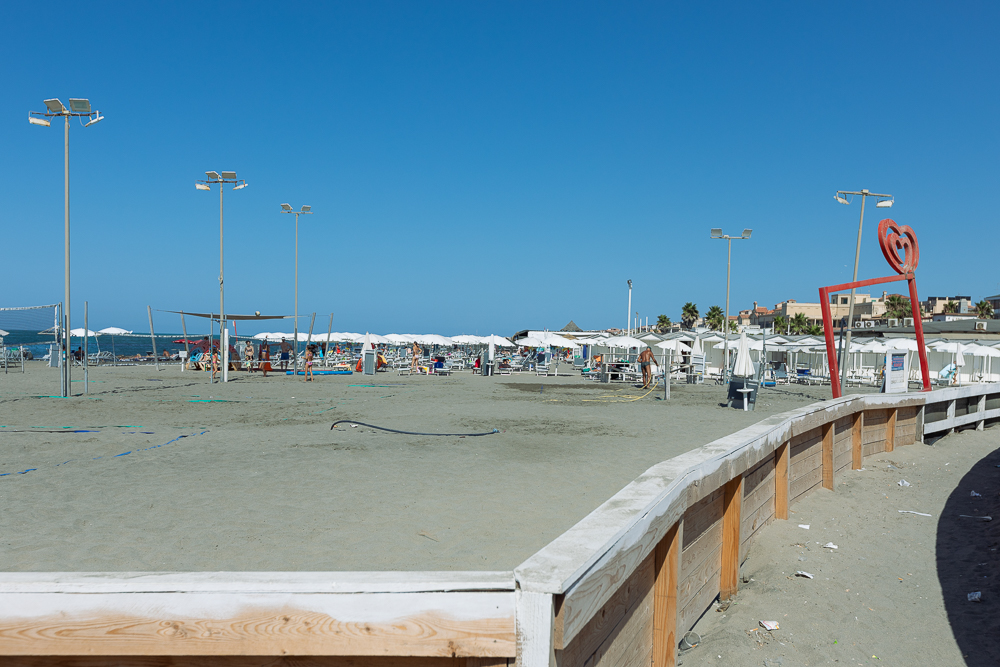 Parioli Fotografia | Ostia tifa Ostia. E odia il suo mare. Parioli Fotografia | Ostia tifa Ostia. E odia il suo mare.